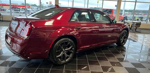 Chrysler 300 2022