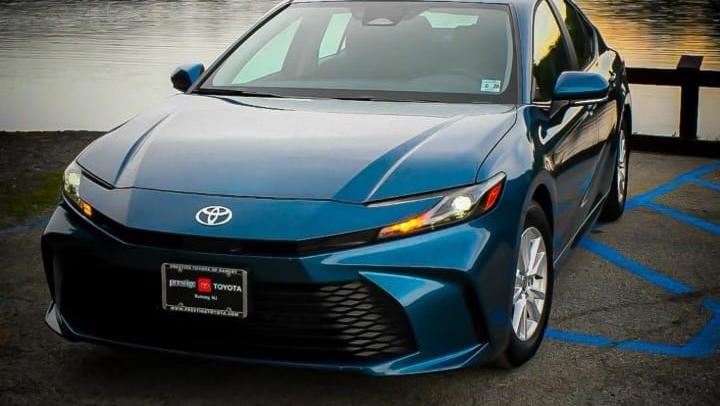 Toyota Camry Hybrid 2025 in Mahwah, NJ