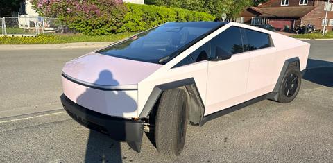 Tesla Cybertruck 2025