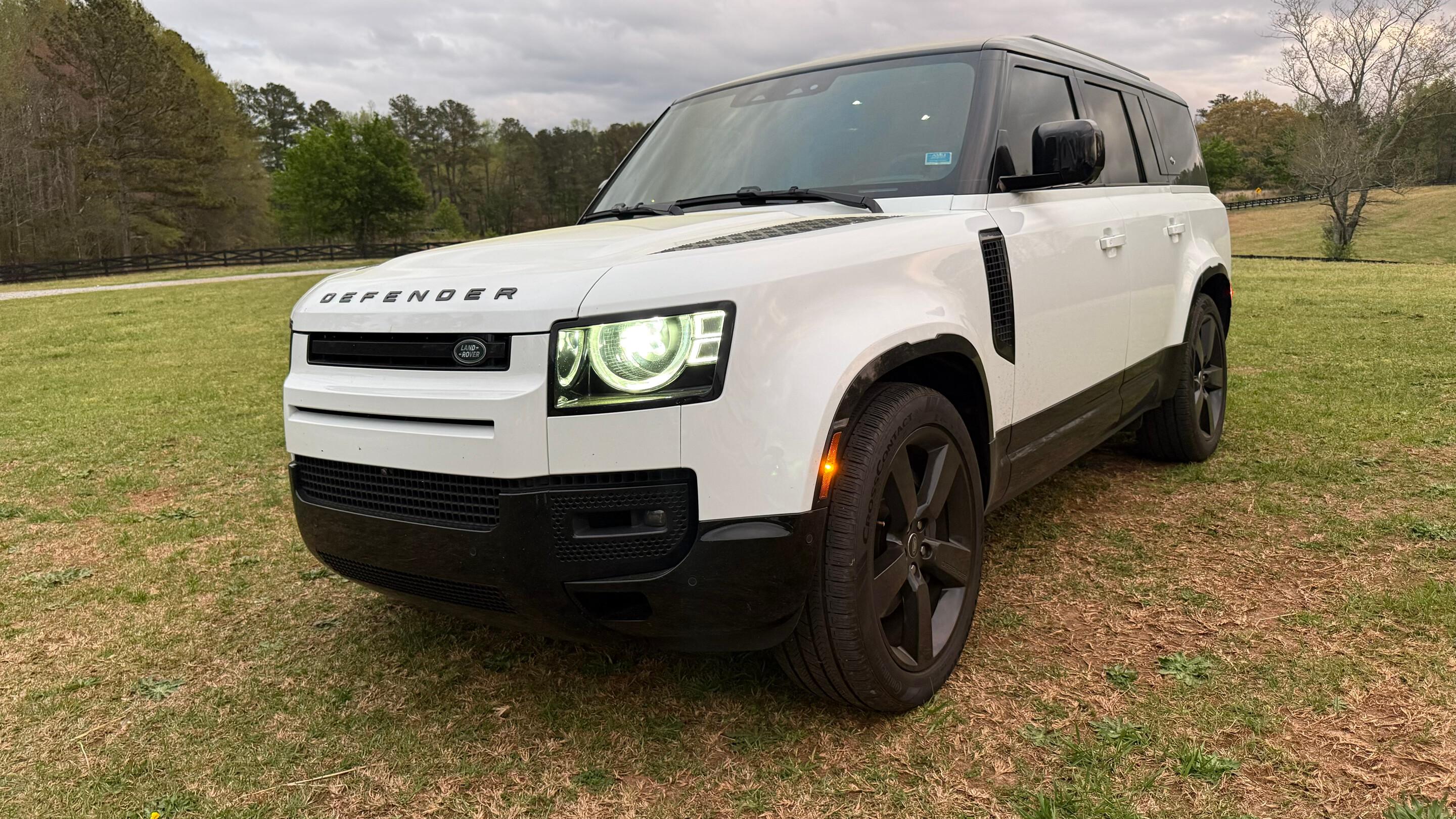 Land Rover Defender 2024 in 
