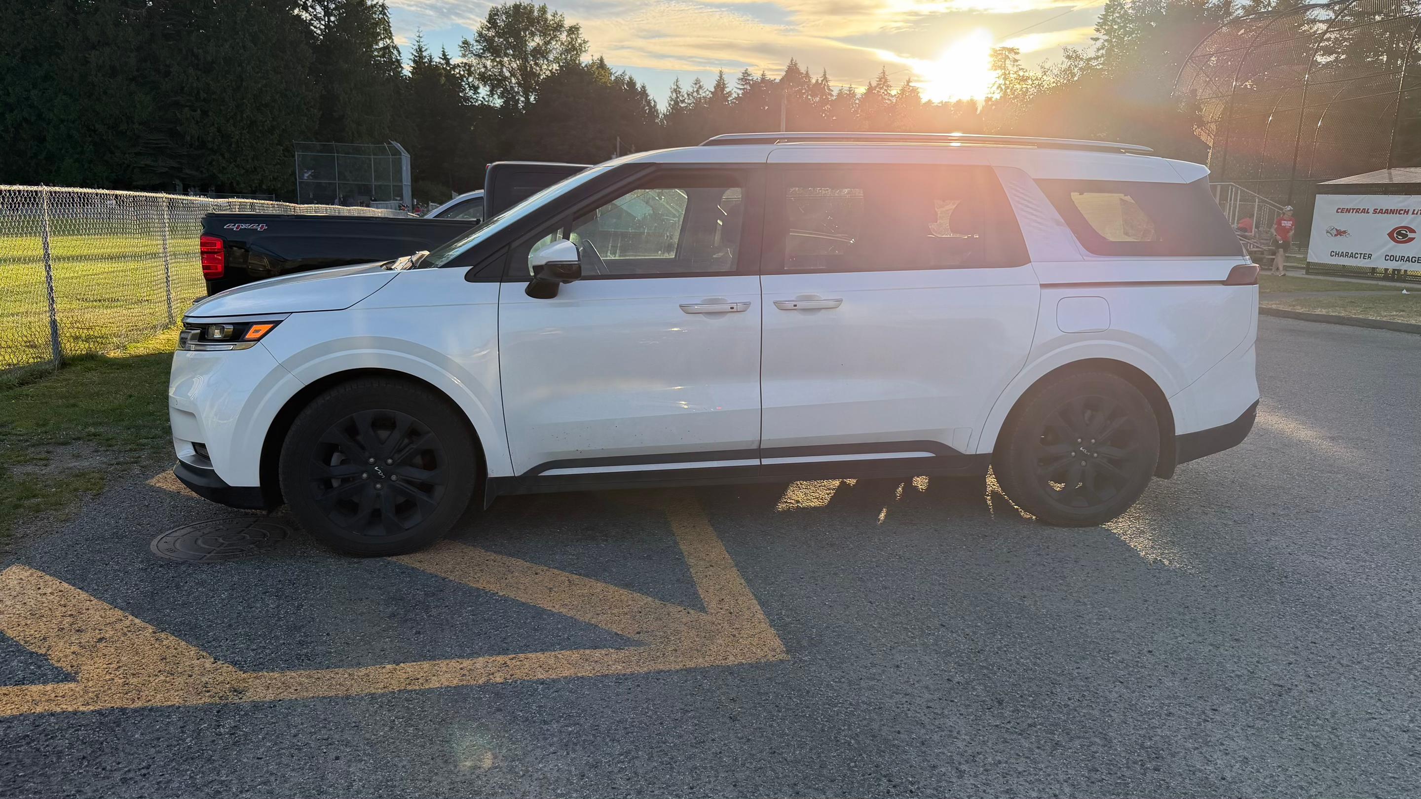 Kia Carnival 2024 in Sidney, BC