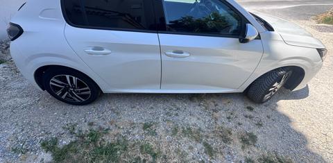 Peugeot 208 2021