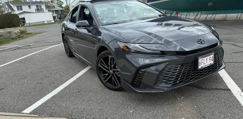 Toyota Camry Hybrid 2025