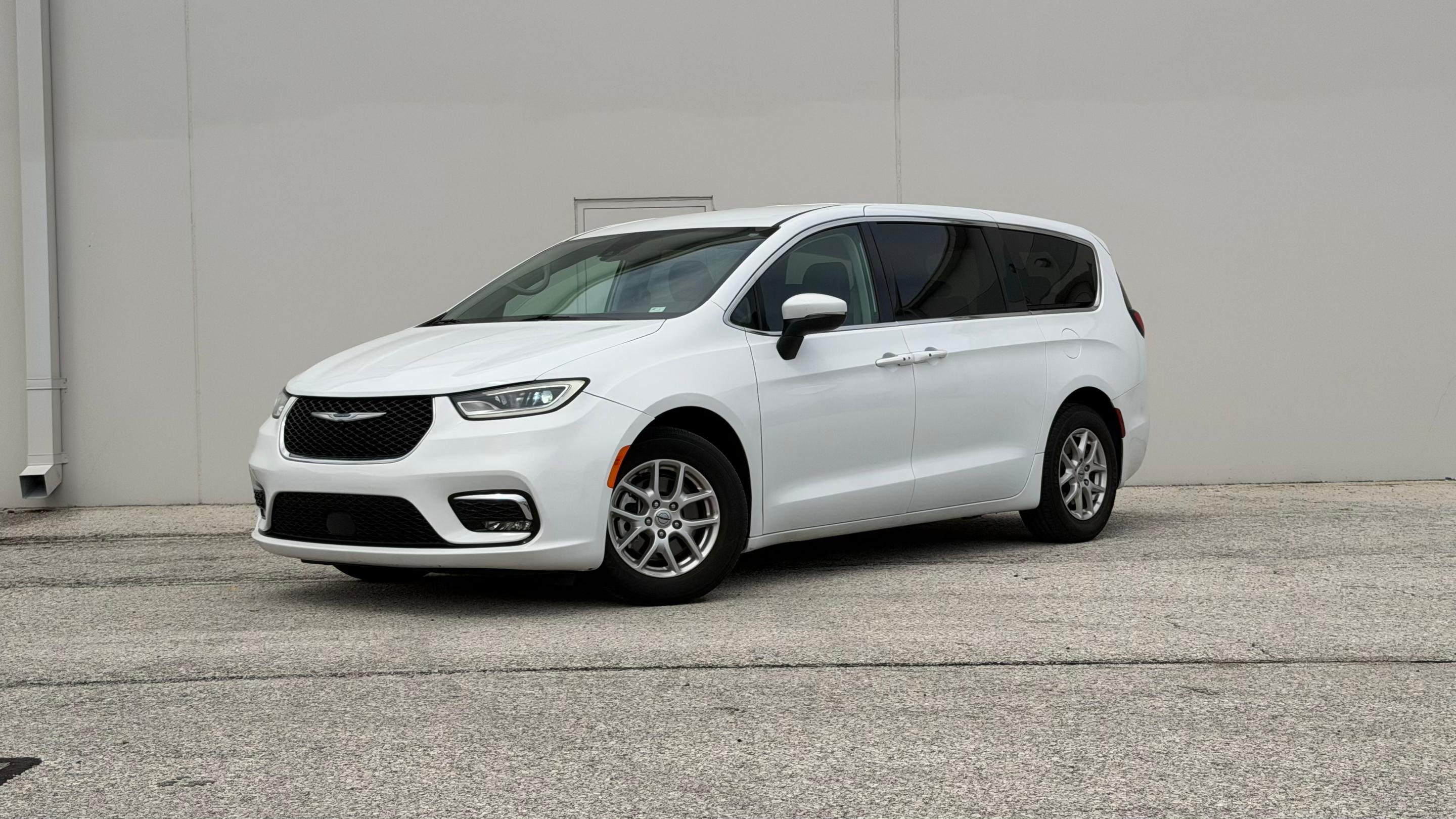 Chrysler Pacifica 2023 in St. Louis, MO