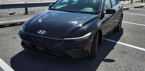 Hyundai Elantra 2025
