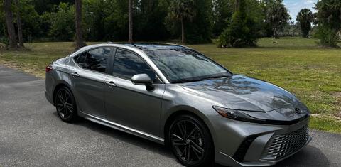 Toyota Camry Hybrid 2025