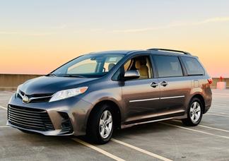 Toyota Sienna car