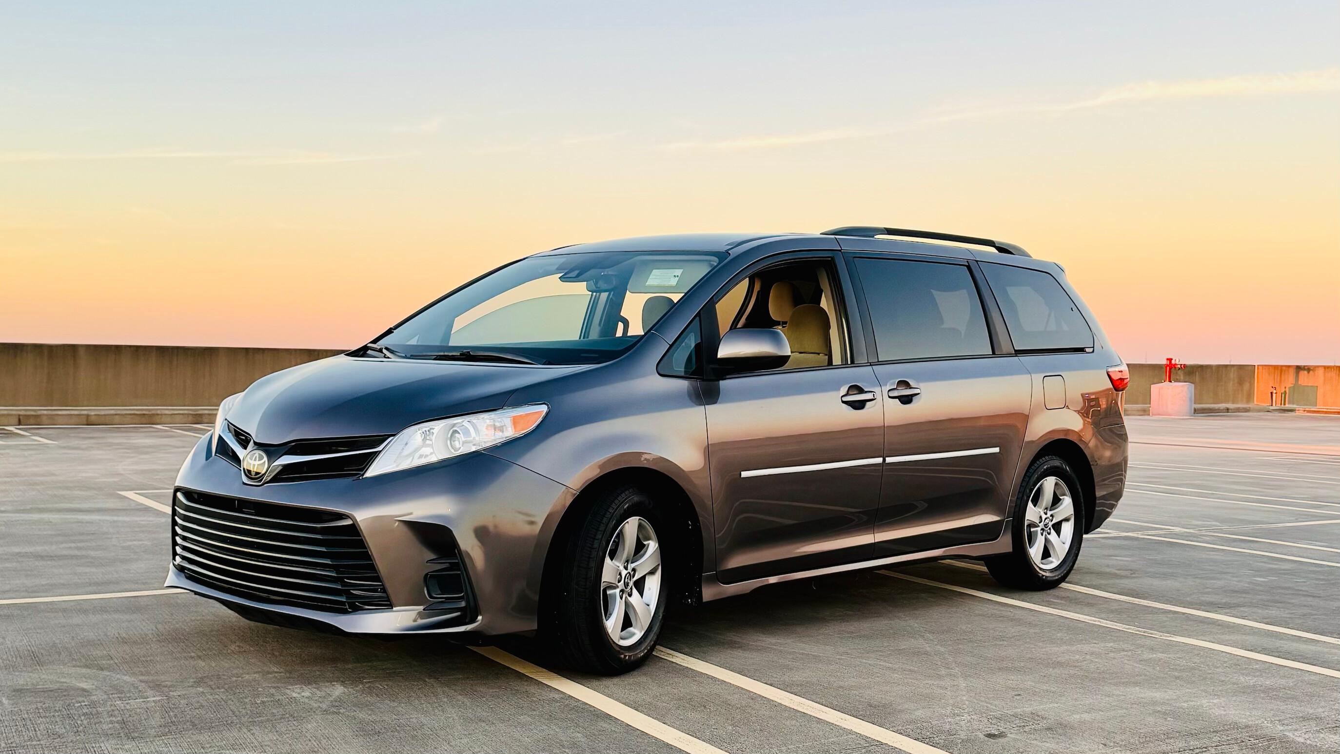 Toyota Sienna 2018 in Tampa, FL