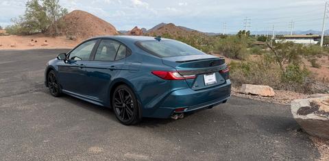 Toyota Camry Hybrid 2026