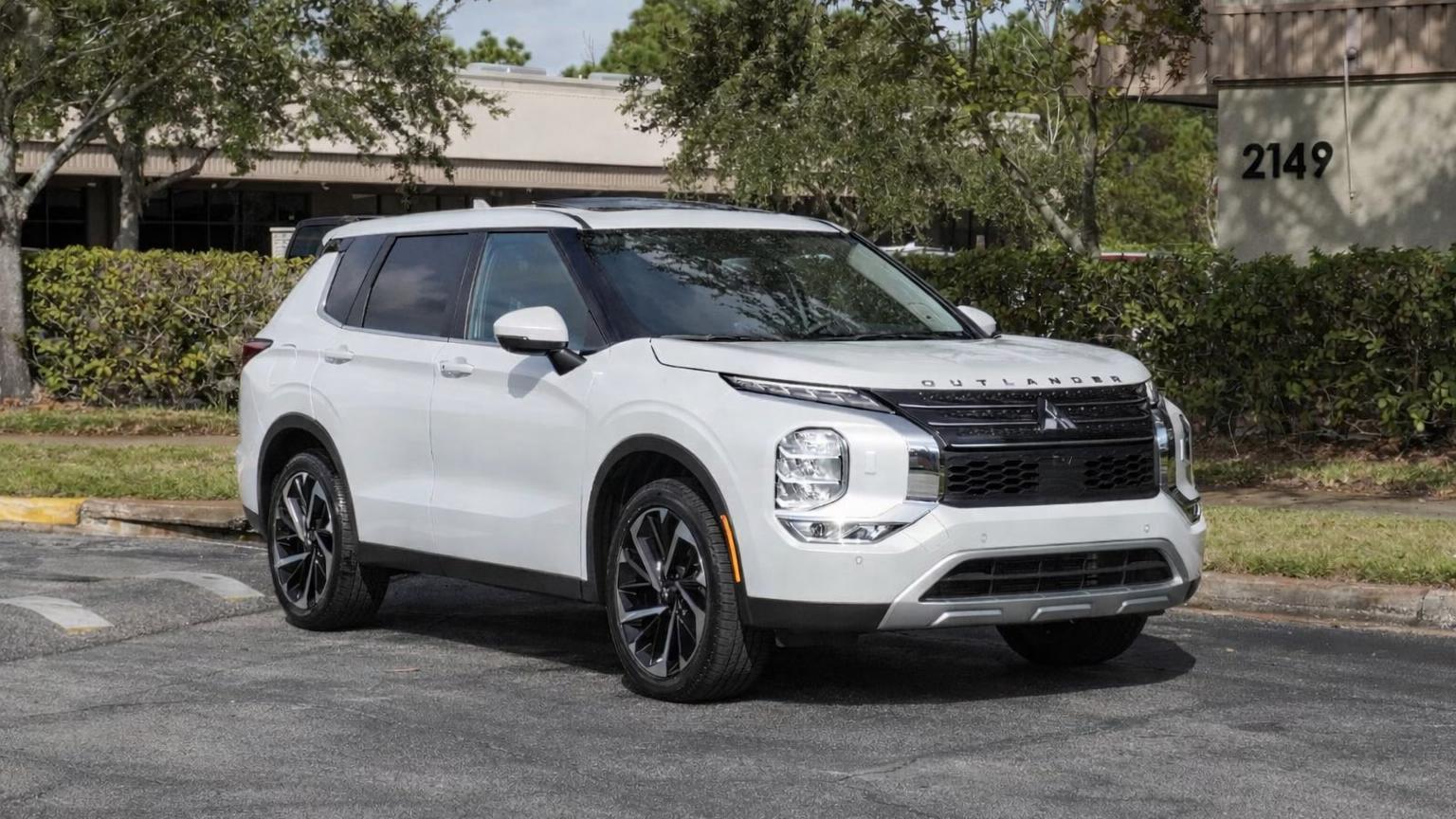 Mitsubishi Outlander 2024 in 