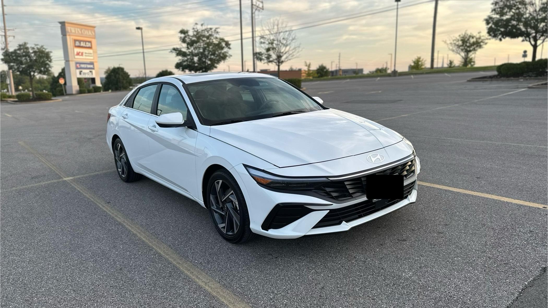 Hyundai Elantra 2024 in Ballwin, MO