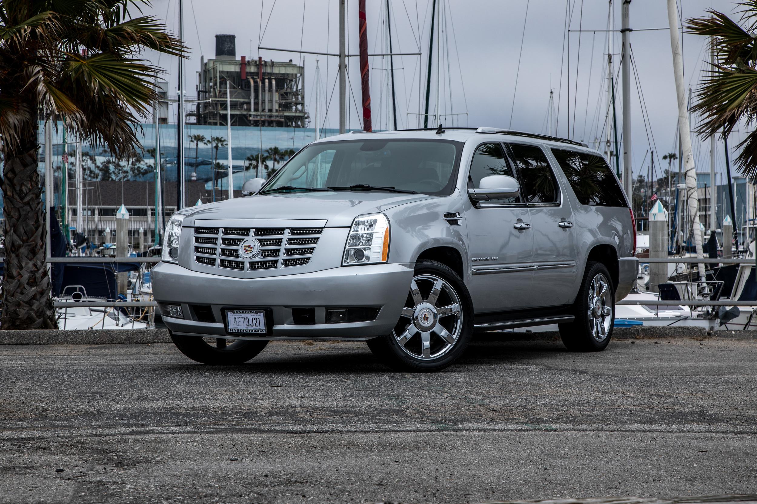 Cadillac Escalade ESV 2013 in 