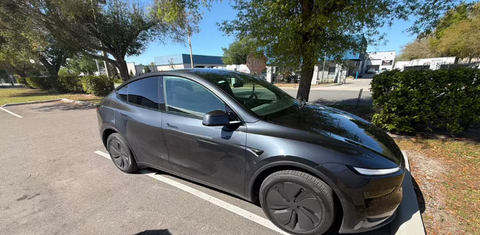 Tesla Model Y 2026