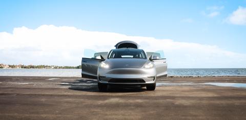 Tesla Model Y 2025