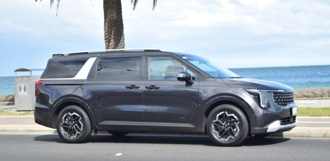 Kia CARNIVAL 2024