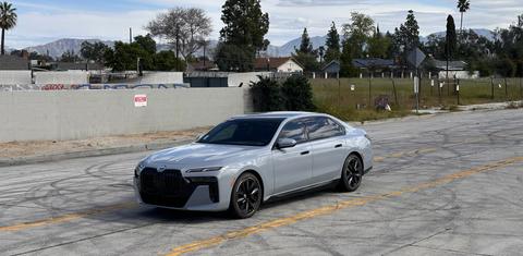BMW i7 2024