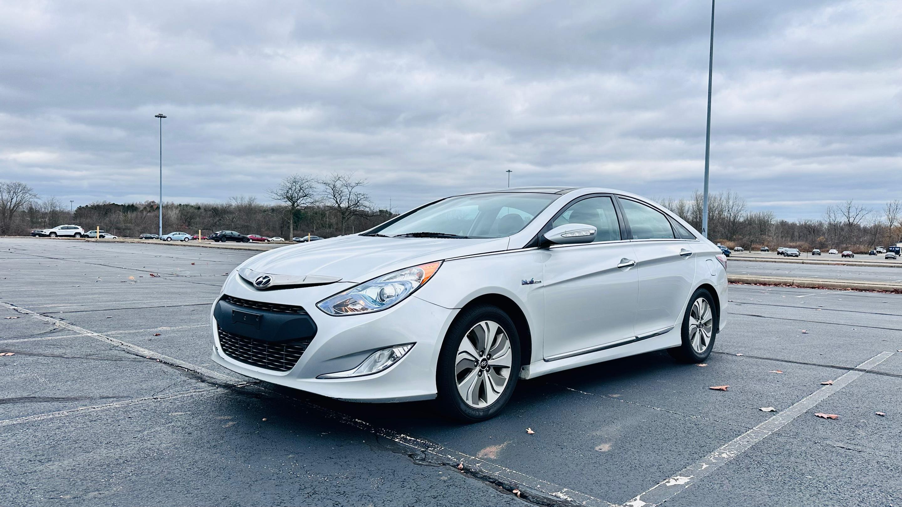 Hyundai Sonata Hybrid 2015 in Ravenna, OH