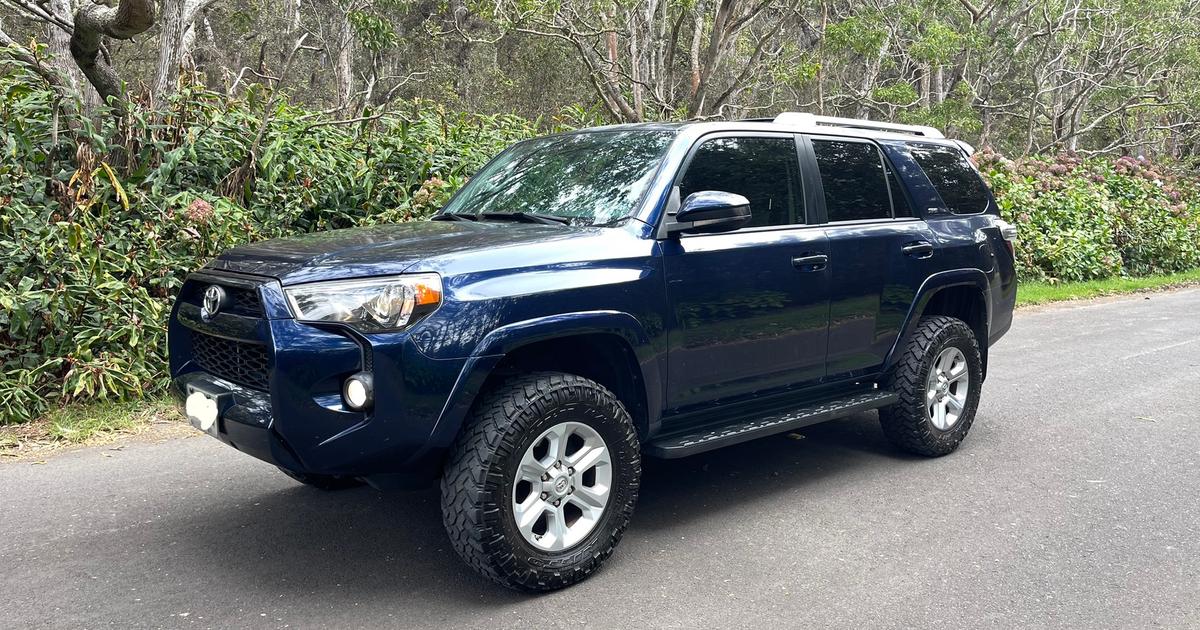 Toyota 4Runner 2018 rental in KailuaKona, HI by Alissa M. Turo