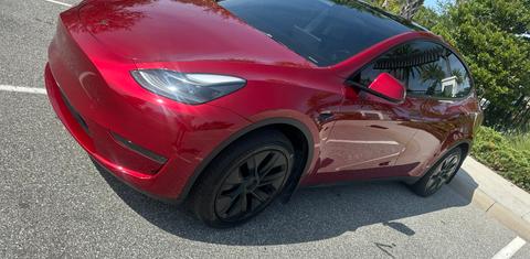 Tesla Model Y 2024