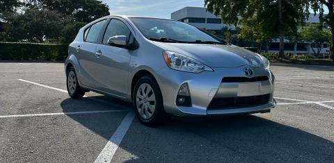 Toyota Prius c 2014