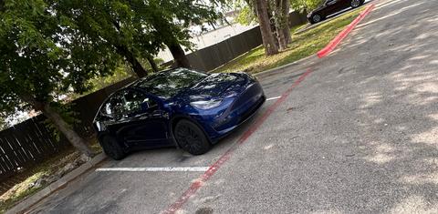 Tesla Model Y 2024