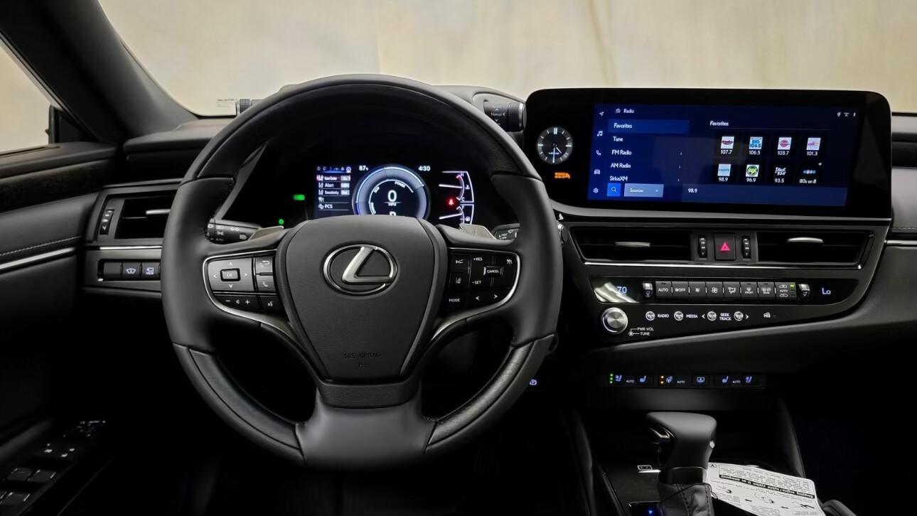 Lexus ES 2024 in 