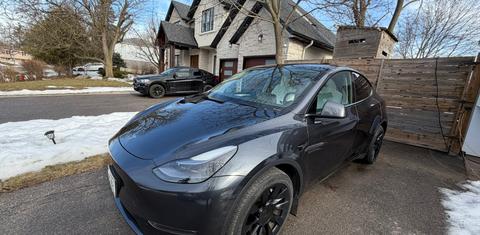 Tesla Model Y 2024