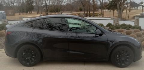 Tesla Model Y 2024