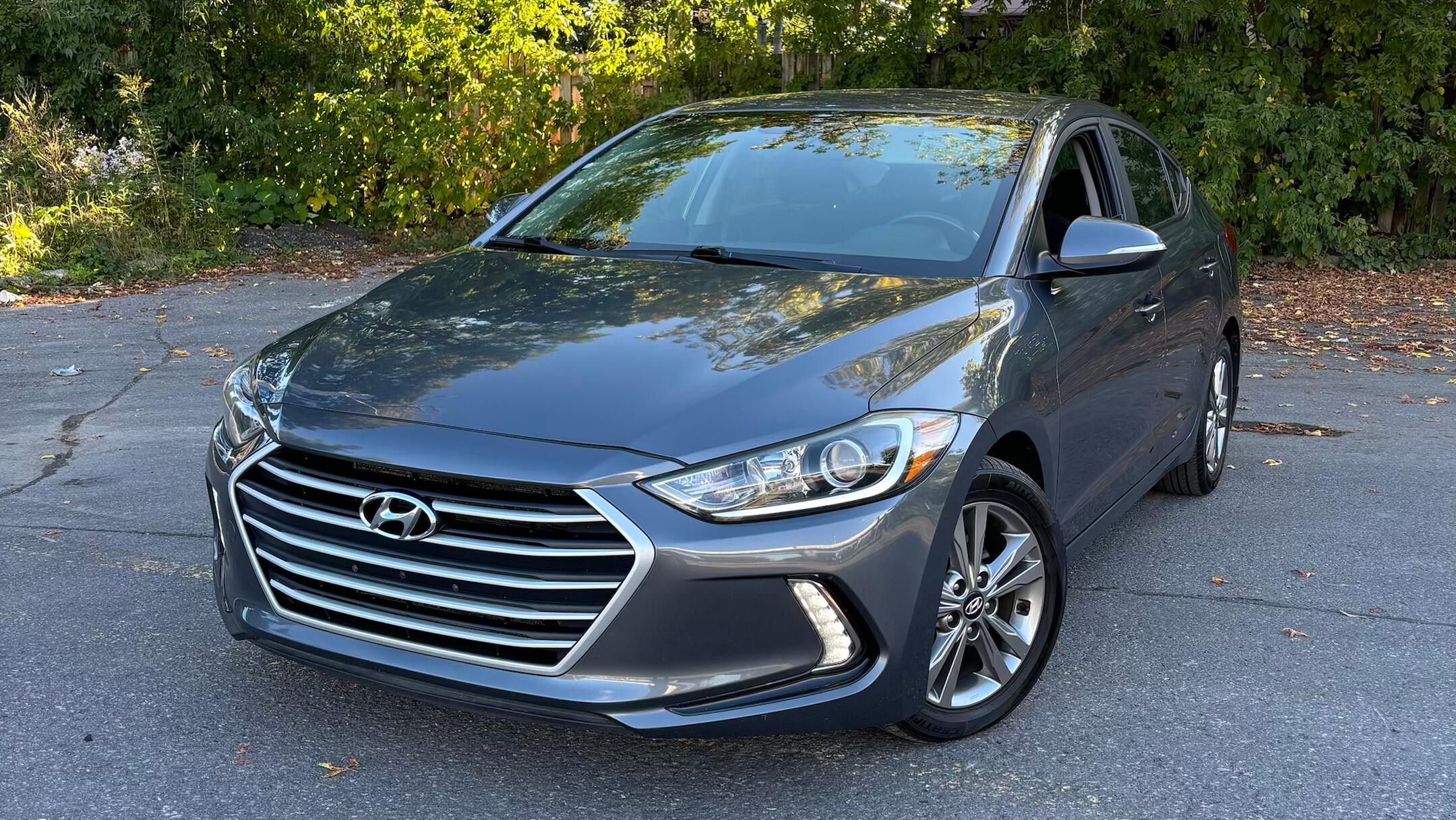 Hyundai Elantra 2017 à 