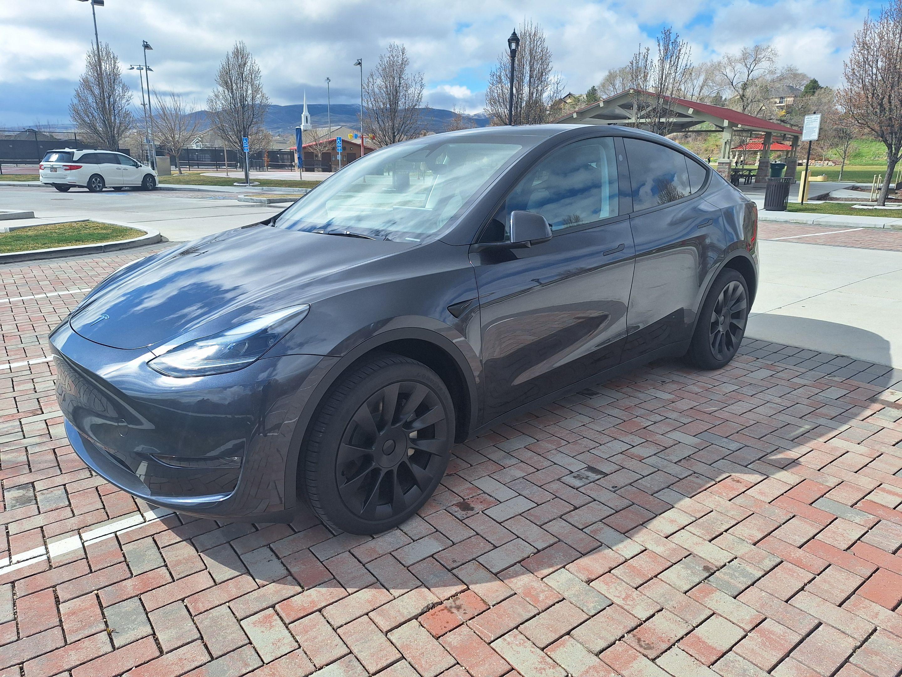 Tesla Model Y 2024 in Bluffdale, UT