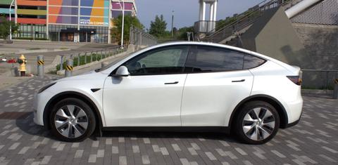 Tesla Model Y 2024