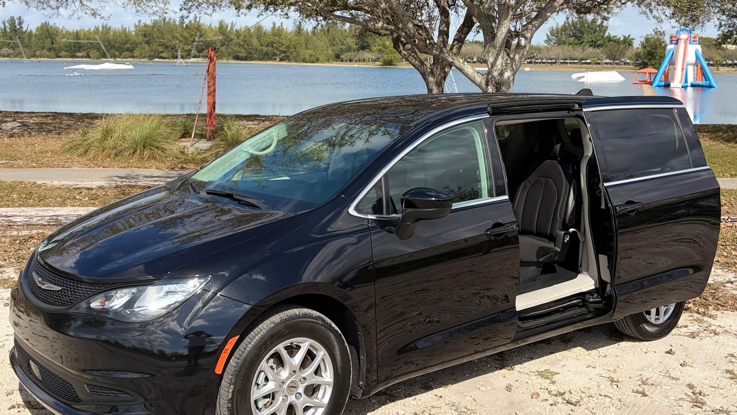 Chrysler Voyager 2024 in North Miami, FL