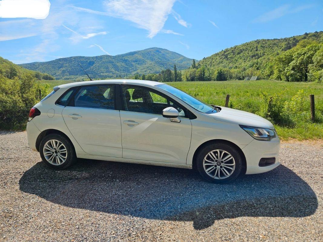 Citroen C4 2015 in Pianottoli-Caldarello
