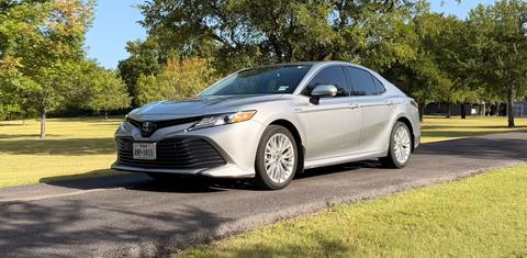 Toyota Camry Hybrid 2019