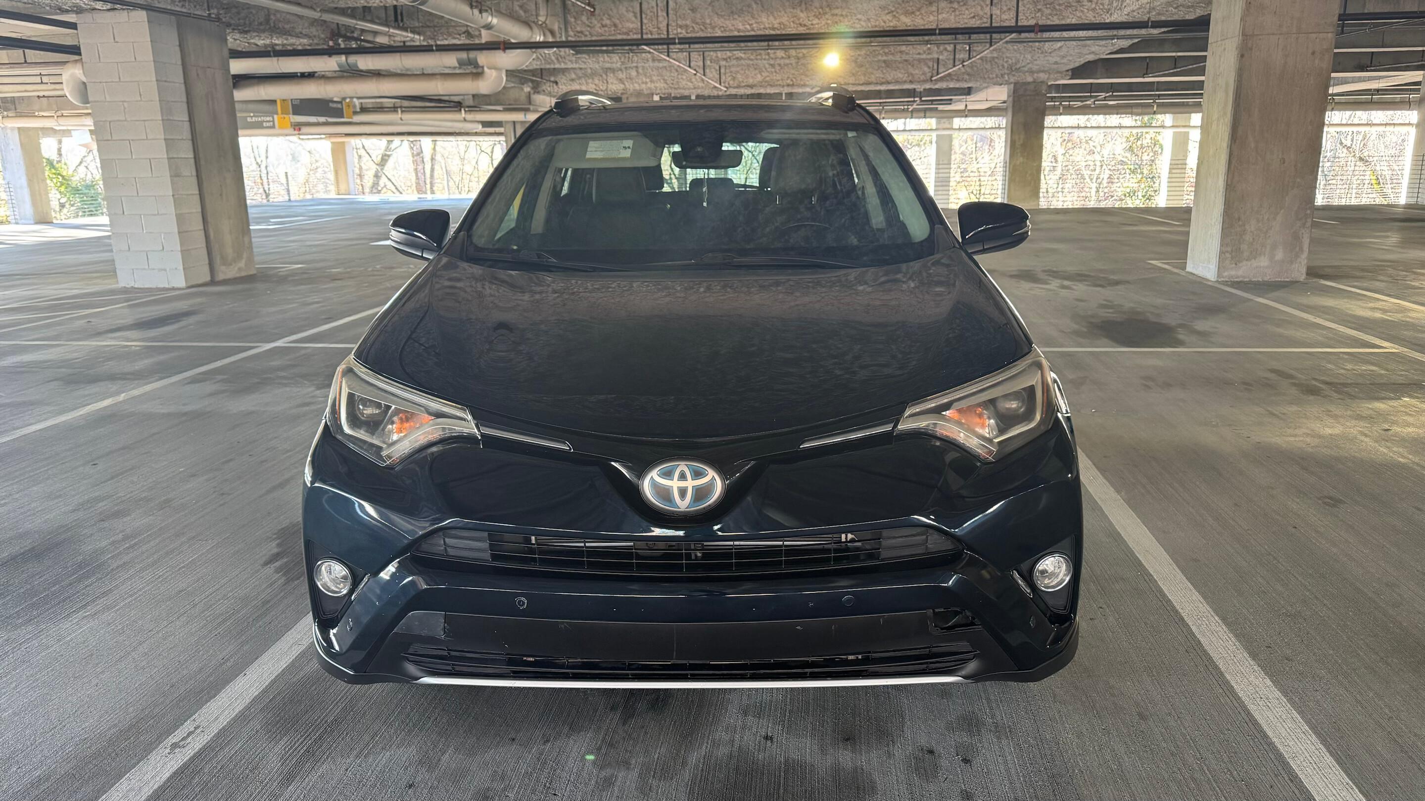 Toyota RAV4 Hybrid 2017 in 
