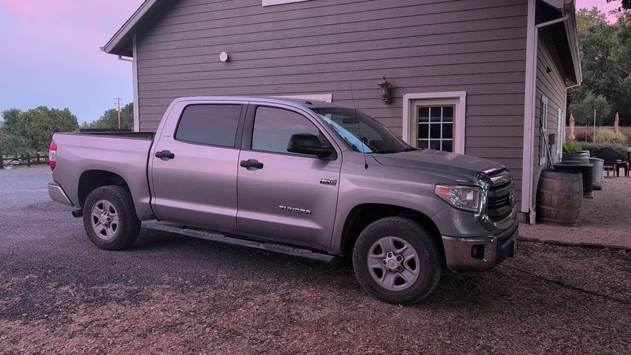 Toyota Tundra 2014 in Healdsburg, CA
