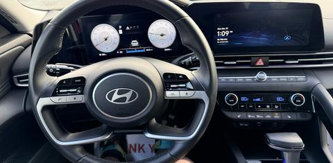 Hyundai Elantra 2025