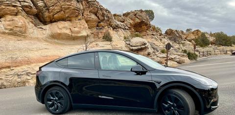 Tesla Model Y 2025
