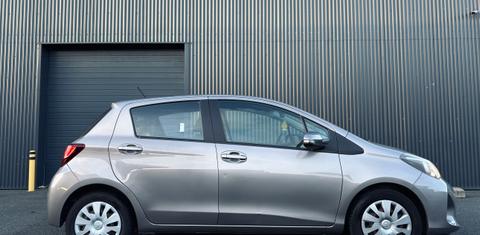 Toyota YARIS 2015