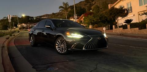 Lexus ES 2025