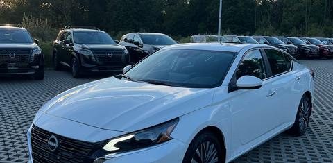 Nissan Altima 2025