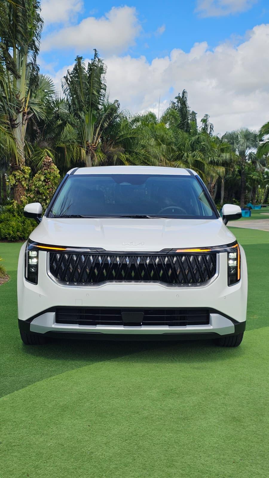 Kia Carnival Hybrid 2026 in 