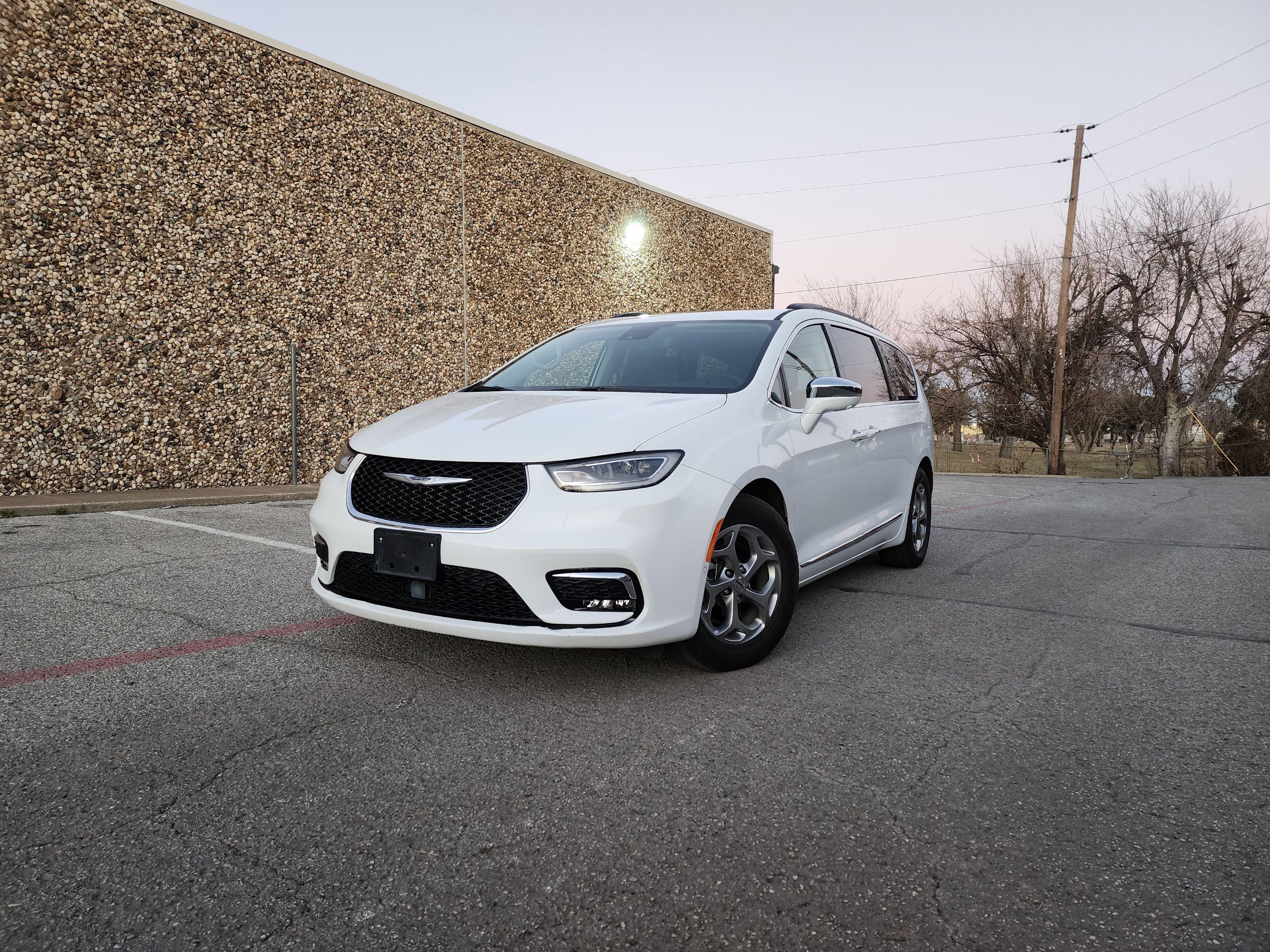 Chrysler Pacifica 2022 in Dallas, TX