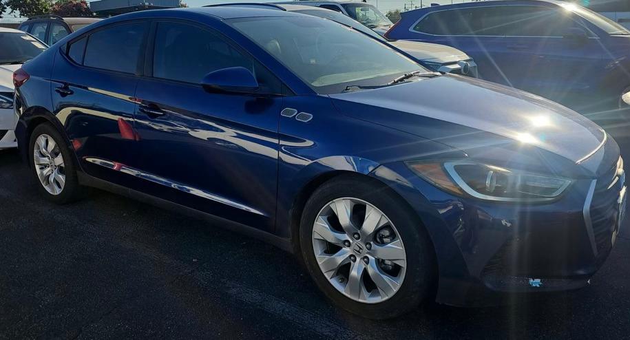 Hyundai Elantra 2017 in 