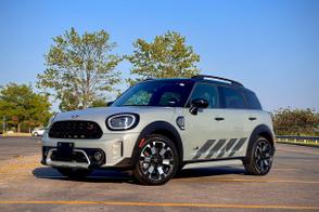 Mini Countryman car