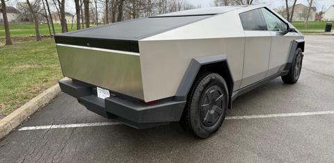 Tesla Cybertruck 2025