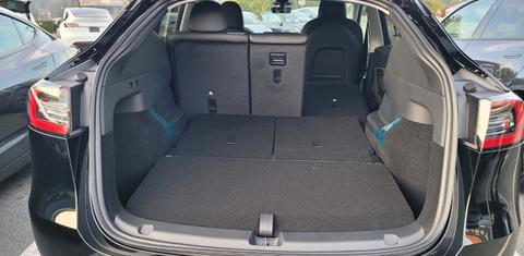Tesla Model Y 2025