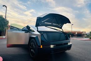 Tesla Cybertruck 2025 in Las Vegas