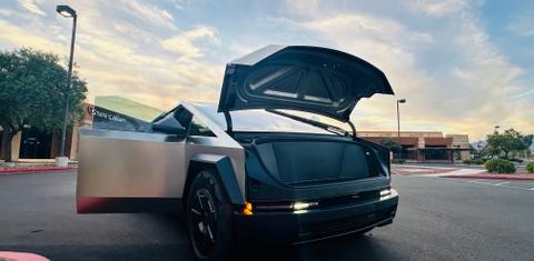 Tesla Cybertruck 2025