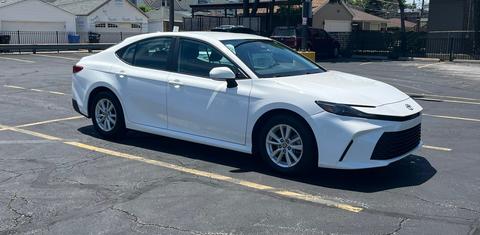 Toyota Camry Hybrid 2025